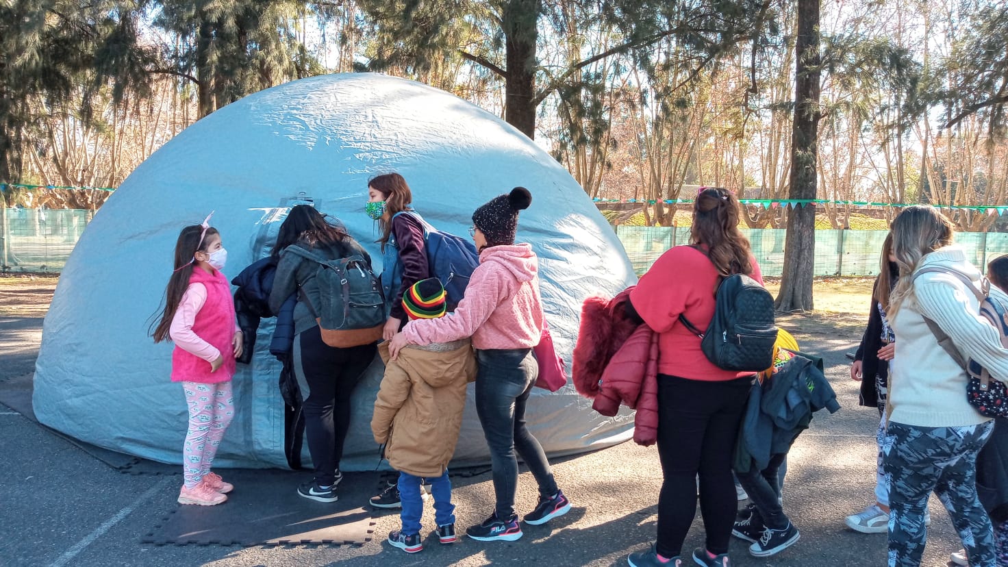 Entrando al Planetario Móvil Escorpio